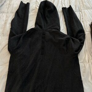 Men’s lululemon sweatshirt